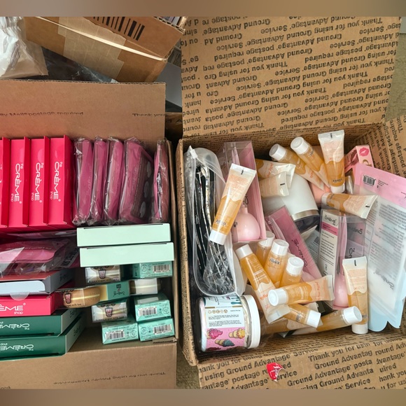 Peachy Keen Beauty box/Skin Care Box/Self Care Box/Jewelry/Hair Care - Picture 7 of 7